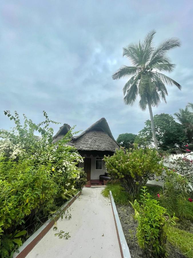 Meremeta Lodge Utende Exterior foto